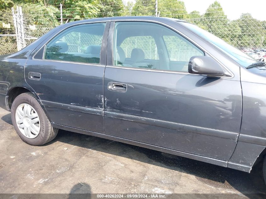 2000 Toyota Camry Le VIN: 4T1BG22K0YU761299 Lot: 40262024