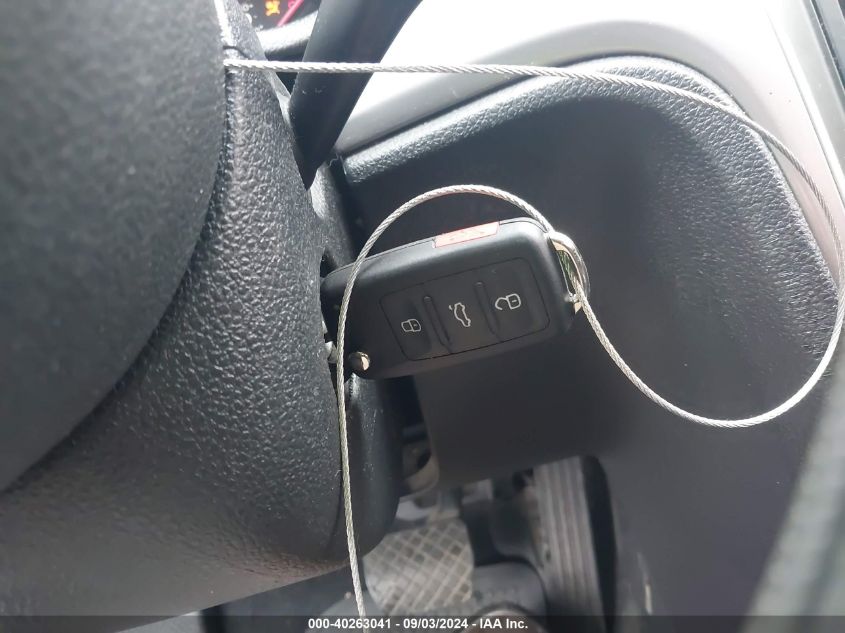 2013 Volkswagen Passat 2.5L S VIN: 1VWAP7A33DC006362 Lot: 40263041