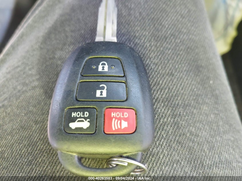 2017 TOYOTA COROLLA LE - 2T1BURHE5HC933265