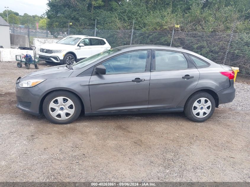 2018 Ford Focus S VIN: 1FADP3E25JL200662 Lot: 40263861