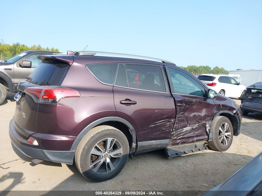 2T3RFREV5HW563745 2017 Toyota Rav4 Xle