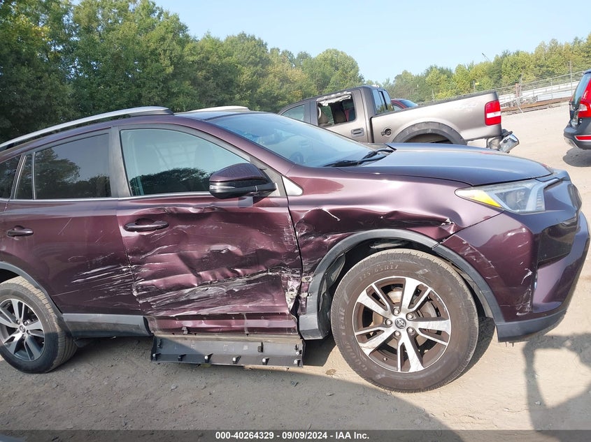 2T3RFREV5HW563745 2017 Toyota Rav4 Xle