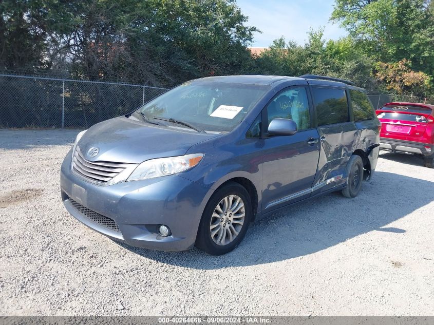 5TDYZ3DC1HS767427 2017 TOYOTA SIENNA - Image 2