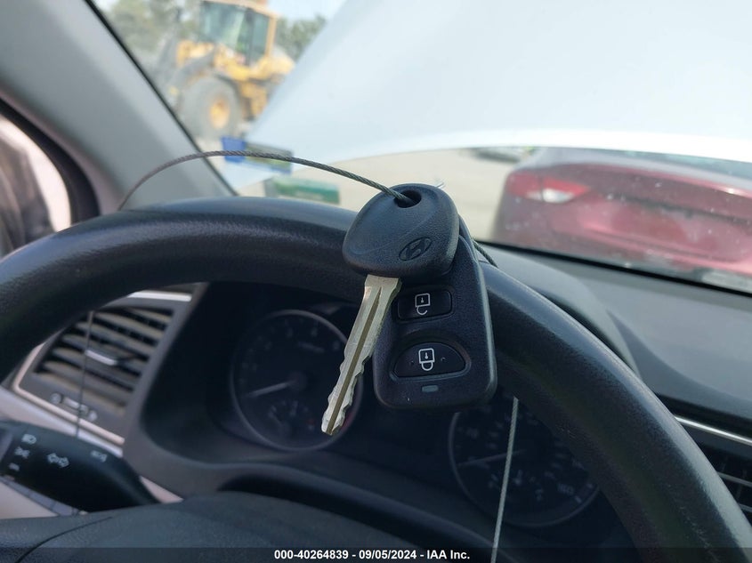 2017 HYUNDAI ELANTRA SE - KMHD74LF4HU401989