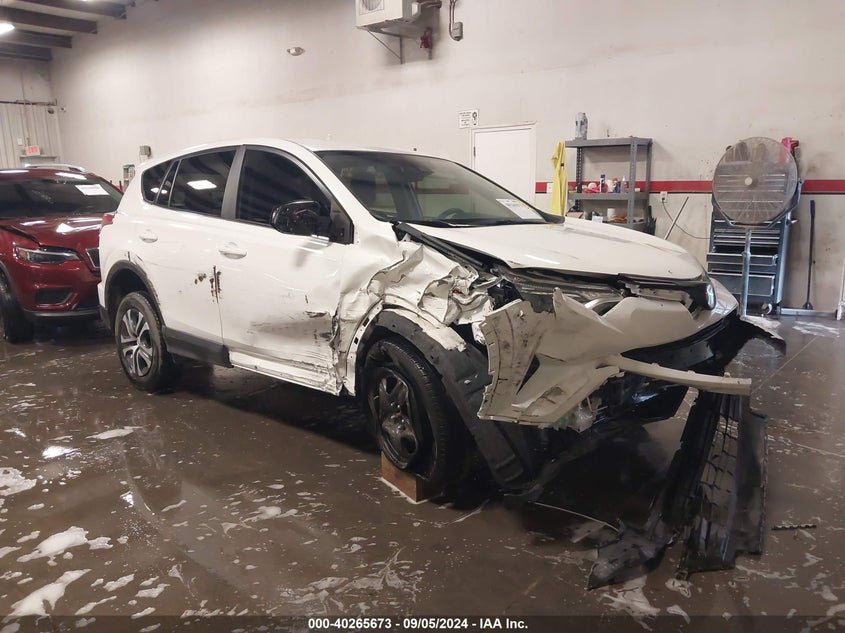 Vin: jtmbfrevxjd251232, lot: 40753893, toyota rav4 le 20181