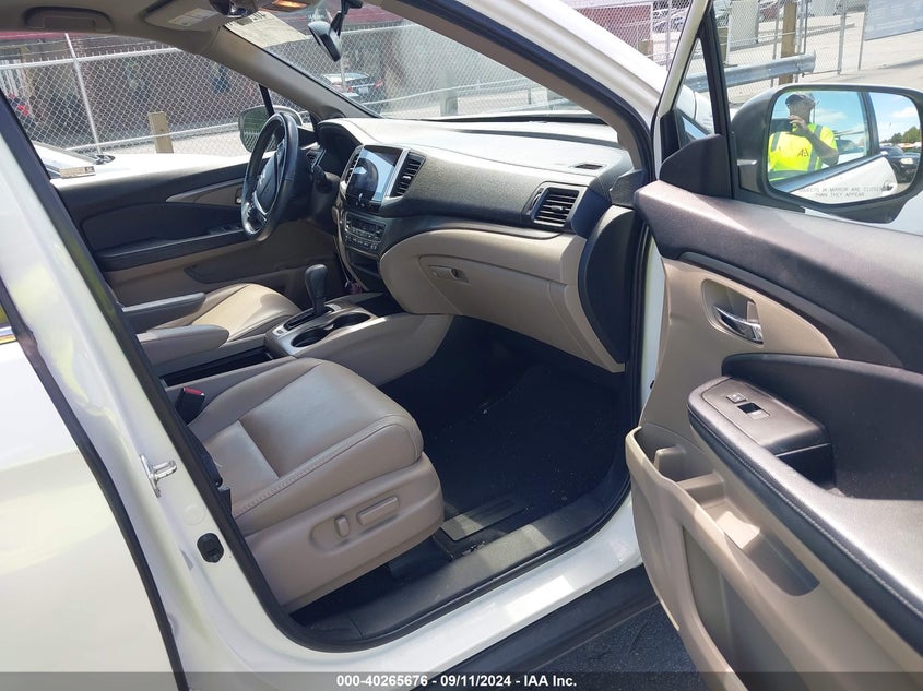 VIN 5FNYF5H51JB002129 2018 HONDA PILOT EX-L