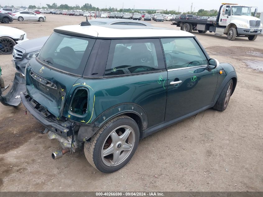 2009 Mini Cooper VIN: WMWMF33599TW72415 Lot: 40266598