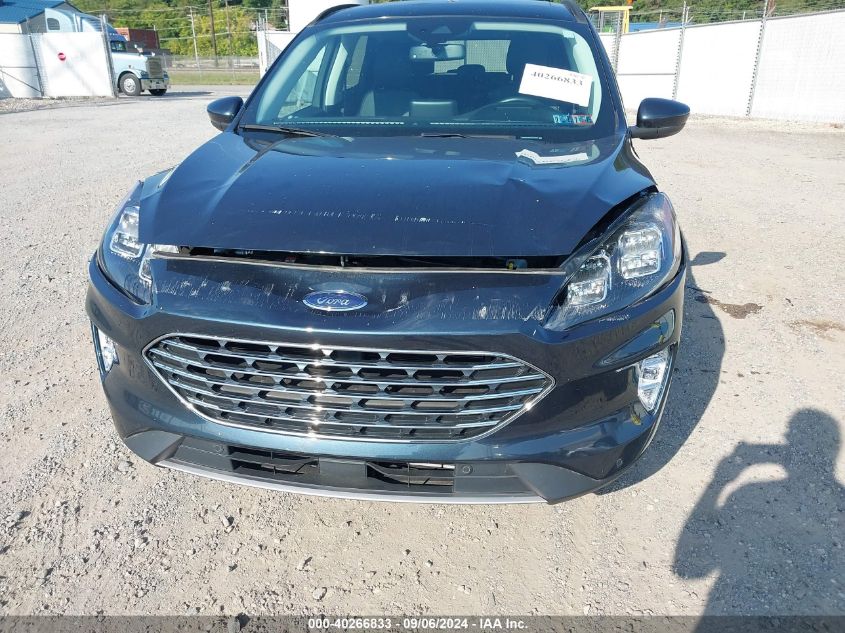 2022 Ford Escape Titanium VIN: 1FMCU9J94NUA04597 Lot: 40266833