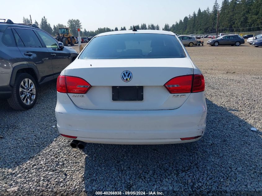 3VWDZ7AJ5BM365388 2011 Volkswagen Jetta Se