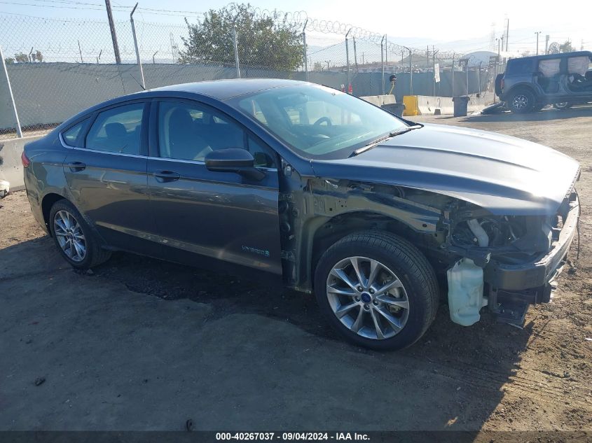 3FA6P0LU7HR295586 2017 FORD FUSION - Image 1