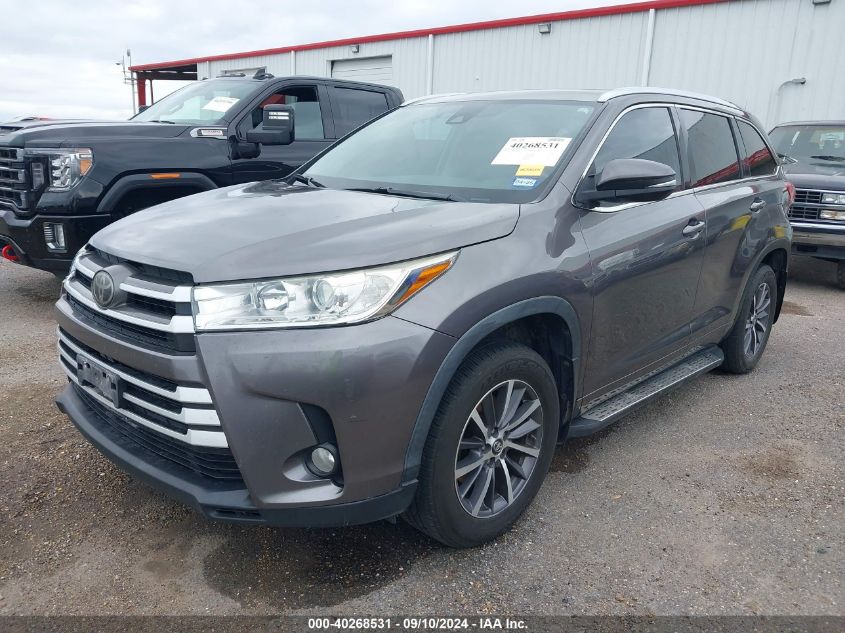 5TDKZRFH5JS536702 2018 TOYOTA HIGHLANDER - Image 2