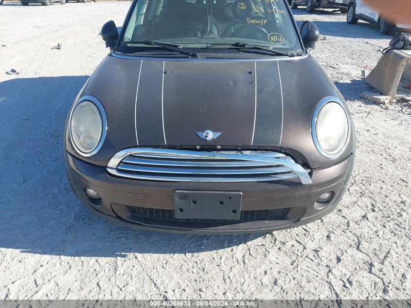 2010 Mini Cooper Clubman Base (M6) VIN: WMWML3C52ATX51910 Lot: 40268633