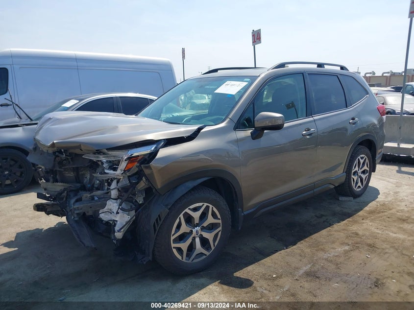 VIN JF2SKAJC7MH481195 2021 SUBARU FORESTER PREMIUM
