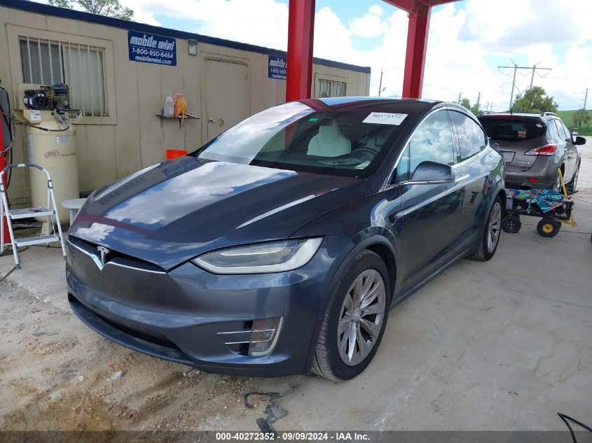 5YJXCBE2XHF043771 2017 TESLA MODEL X - Image 2