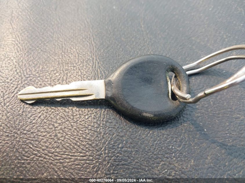 2B4GP45G7YR744653 2000 Dodge Caravan Se