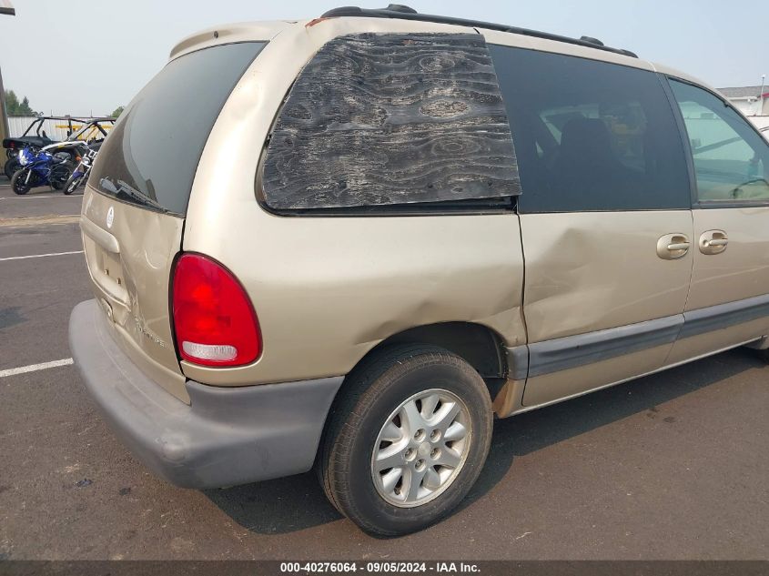 2B4GP45G7YR744653 2000 Dodge Caravan Se