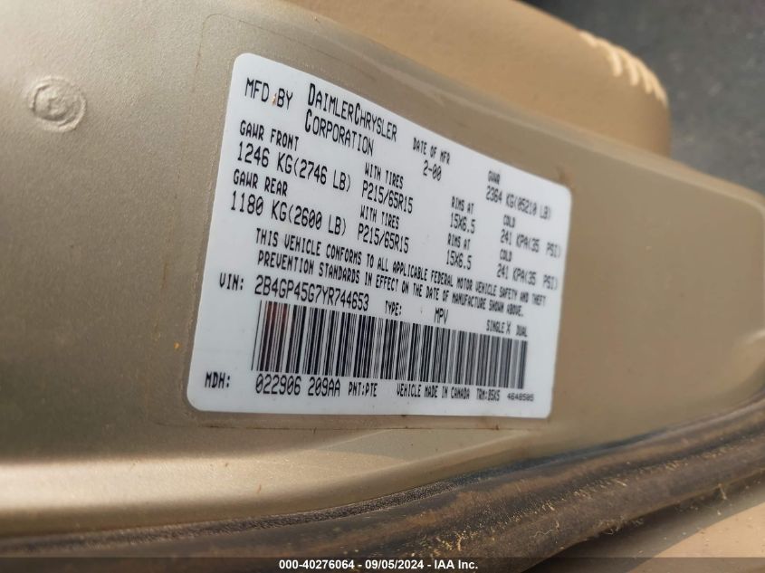 2B4GP45G7YR744653 2000 Dodge Caravan Se