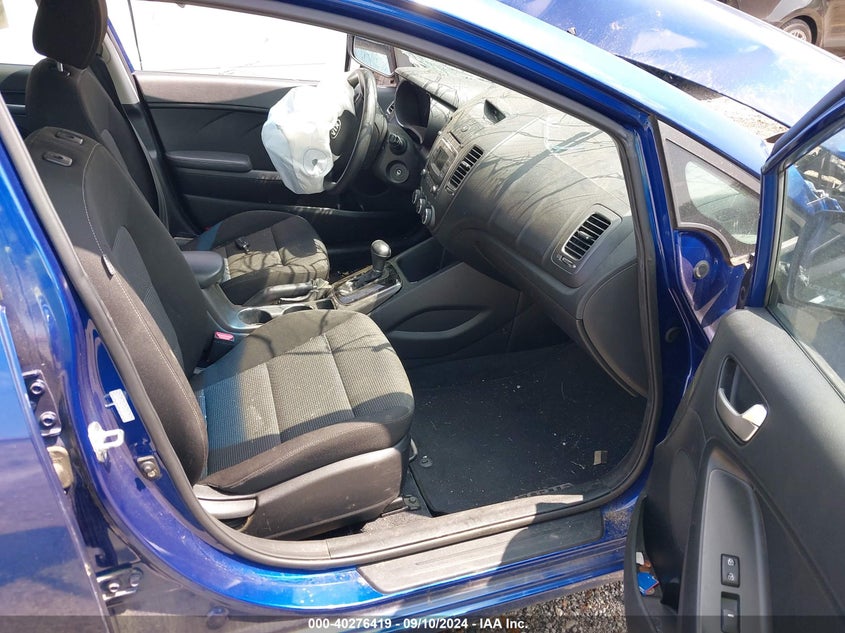 2017 KIA FORTE VIN: 3KPFK4A7XHE011145