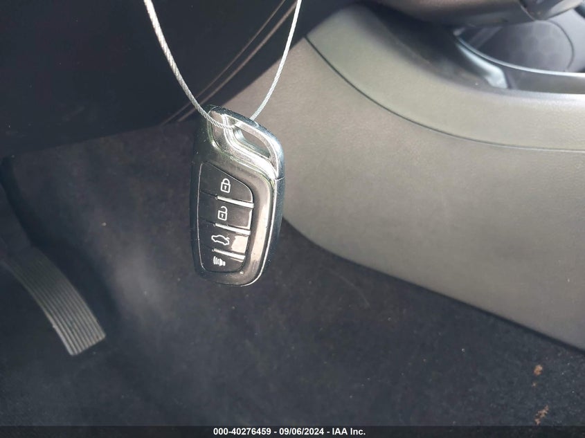 2019 DODGE DURANGO SXT - 1C4RDHAG5KC582197