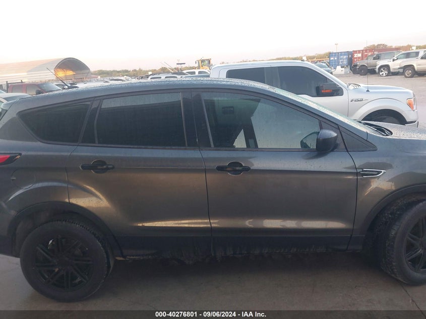 VIN 1FMCU0F75KUB57102 2019 FORD ESCAPE S