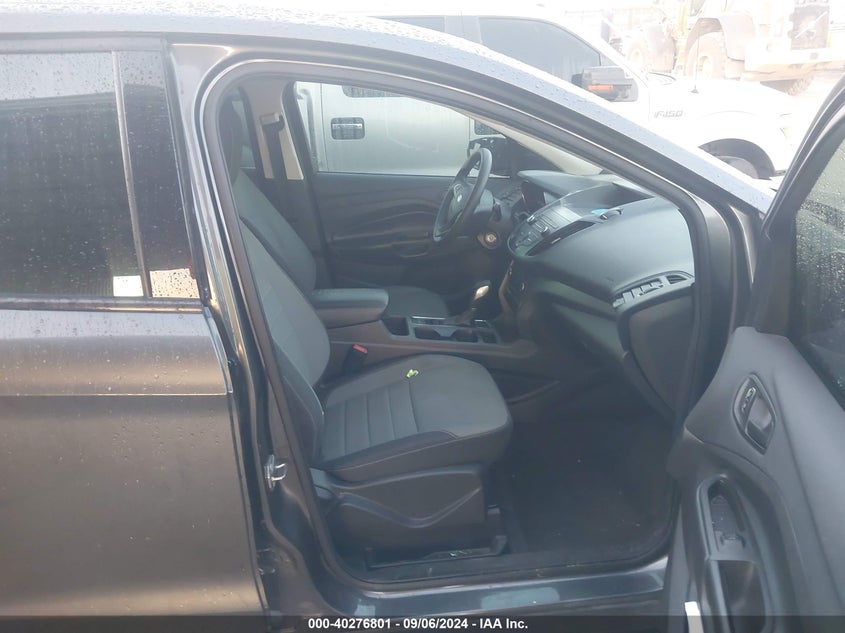 VIN 1FMCU0F75KUB57102 2019 FORD ESCAPE S