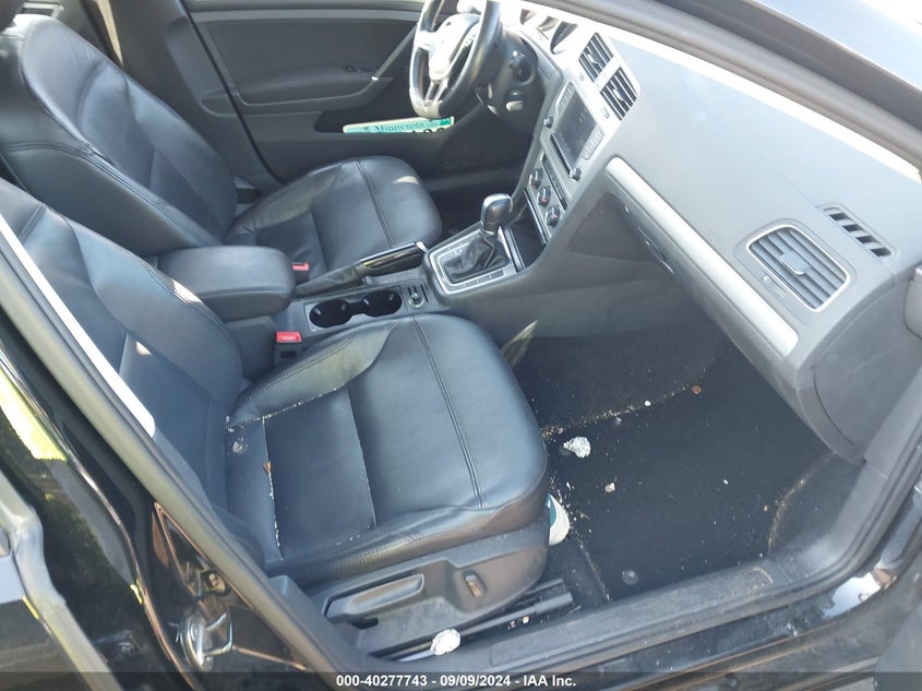 2016 VOLKSWAGEN GOLF SPORTWAGEN TSI S 4-DOOR - 3VWC17AU0GM513595