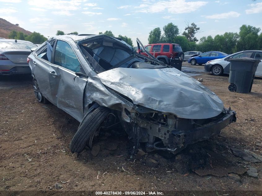 4T1BF1FK2HU421062 2017 TOYOTA CAMRY - Image 1