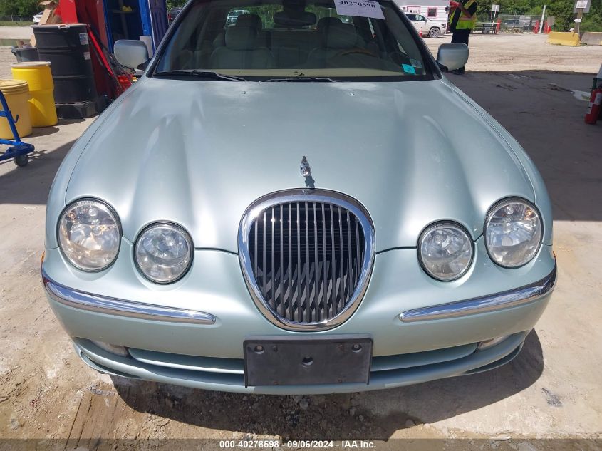 2001 Jaguar S-Type 4.0L V8 VIN: SAJDA01P51GM13715 Lot: 40278598