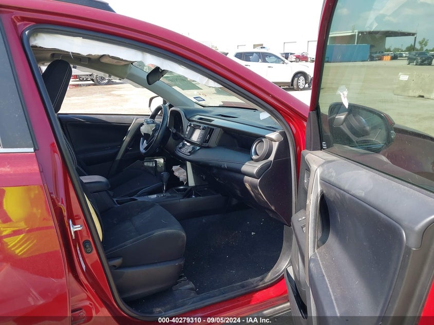 2018 TOYOTA RAV4 XLE VIN: 2T3WFREV6JW495805