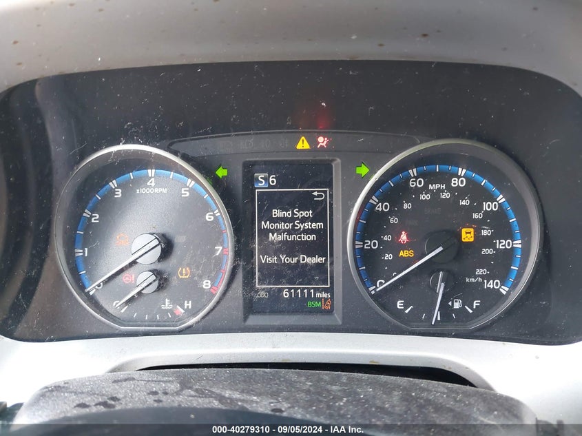2018 TOYOTA RAV4 XLE VIN: 2T3WFREV6JW495805