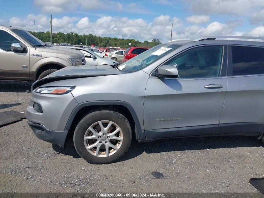 2017 Jeep Cherokee Latitude 4X4 VIN: 1C4PJMCS1HW647807 Lot: 40280366