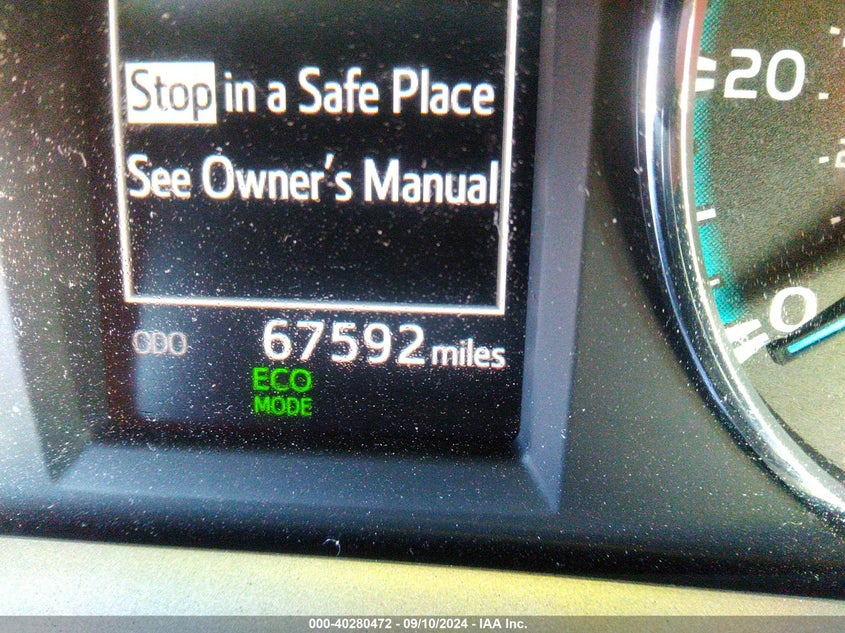 2016 TOYOTA RAV4 HYBRID XLE - JTMRJREV4GD022115