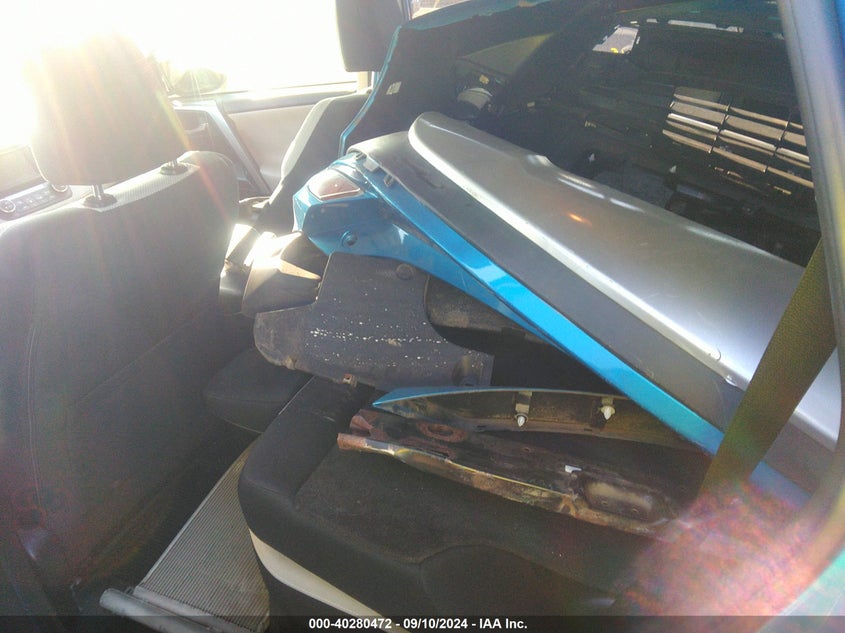 2016 TOYOTA RAV4 HYBRID XLE - JTMRJREV4GD022115