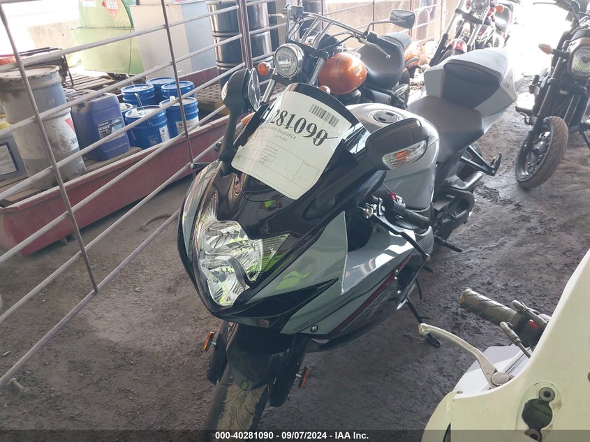 2023 SUZUKI GSX-R600 - JS1GN7FA8P7100657