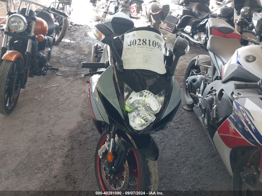 2023 SUZUKI GSX-R600 - JS1GN7FA8P7100657