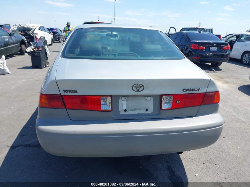 2000 Toyota Camry Le VIN: 4T1BG22K7YU619421 Lot: 40281392