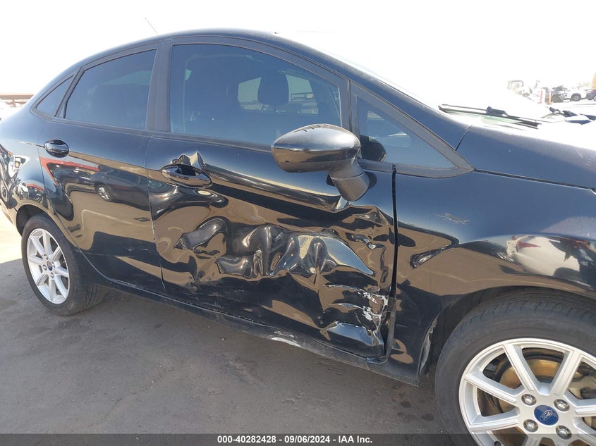 VIN 3FADP4BJ8KM144217 2019 FORD FIESTA SE