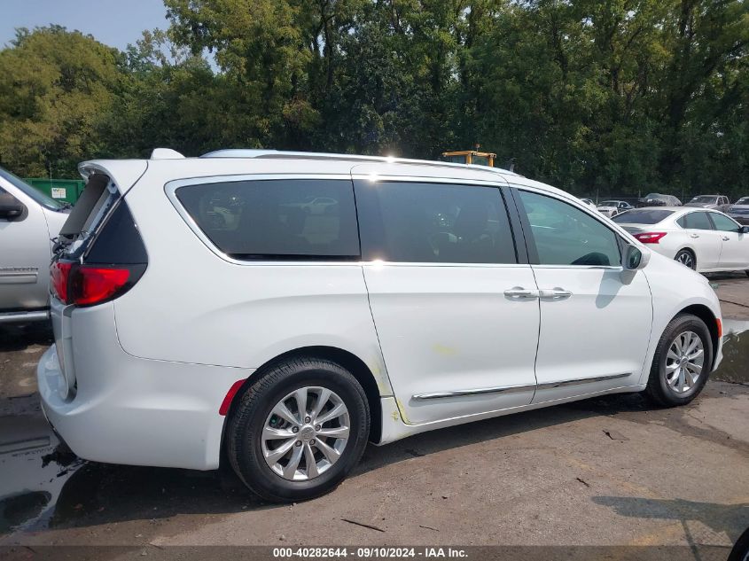 2018 Chrysler Pacifica Touring L VIN: 2C4RC1BG5JR192800 Lot: 40282644