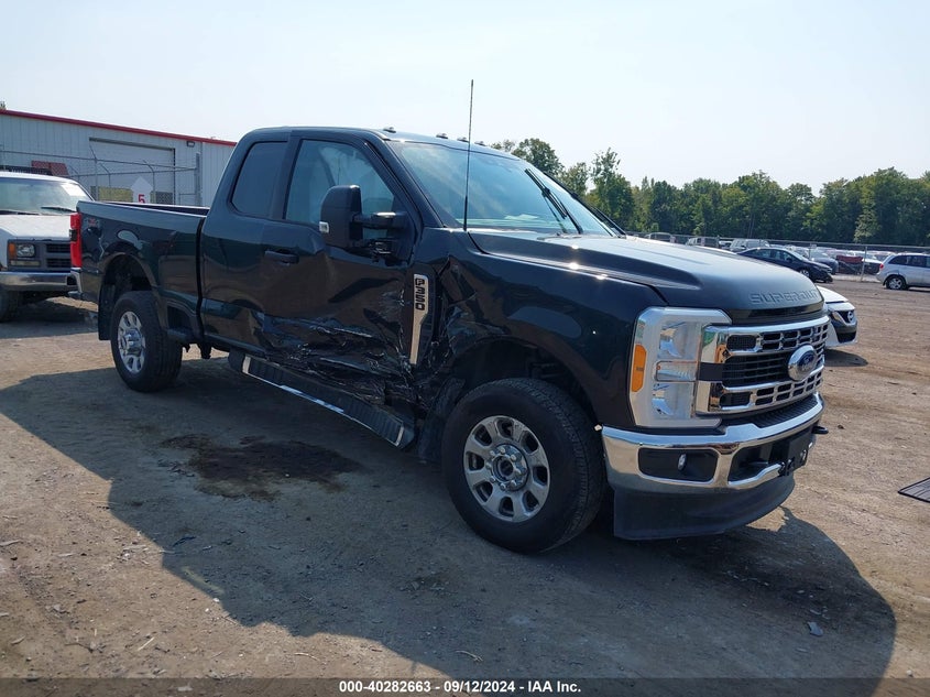 2023 FORD F-350  (VIN: 1FT8X3BT0PED87282)