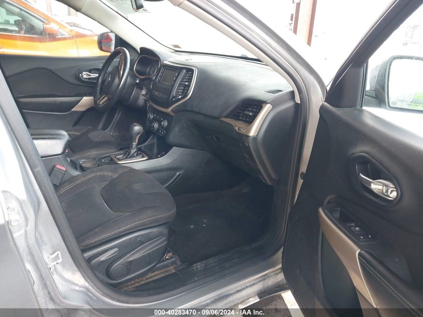 VIN 1C4PJLCB6HW645173 2017 JEEP CHEROKEE LATITUDE FWD