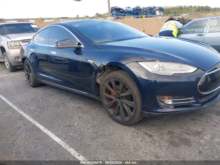 2013 Tesla Model S VIN: 5YJSA1CN1DFP16464 Lot: 40284679