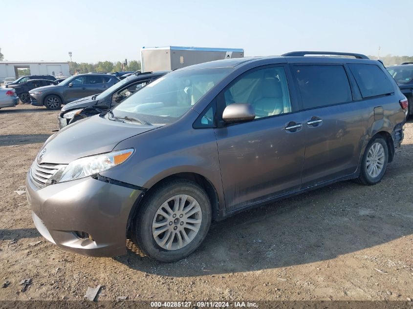 5TDYK3DC3FS621614 2015 TOYOTA SIENNA - Image 2