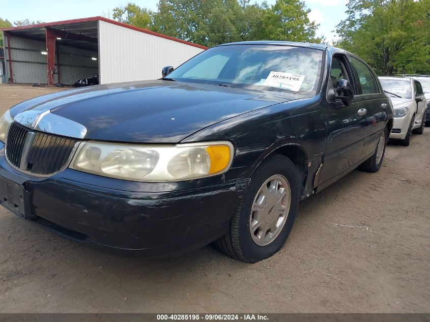 1LNFM82W8WY684106 1998 Lincoln Town Car Signature