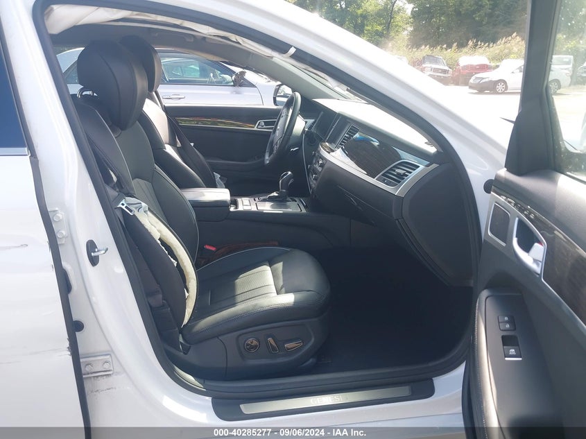 2016 HYUNDAI GENESIS 3.8 - KMHGN4JE2GU116932