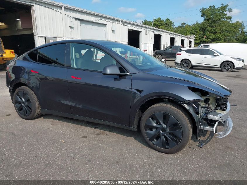 7SAYGDEE5RF132229 2024 TESLA MODEL Y - Image 1