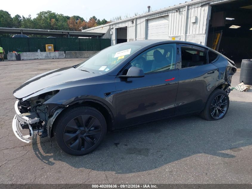 7SAYGDEE5RF132229 2024 TESLA MODEL Y - Image 2