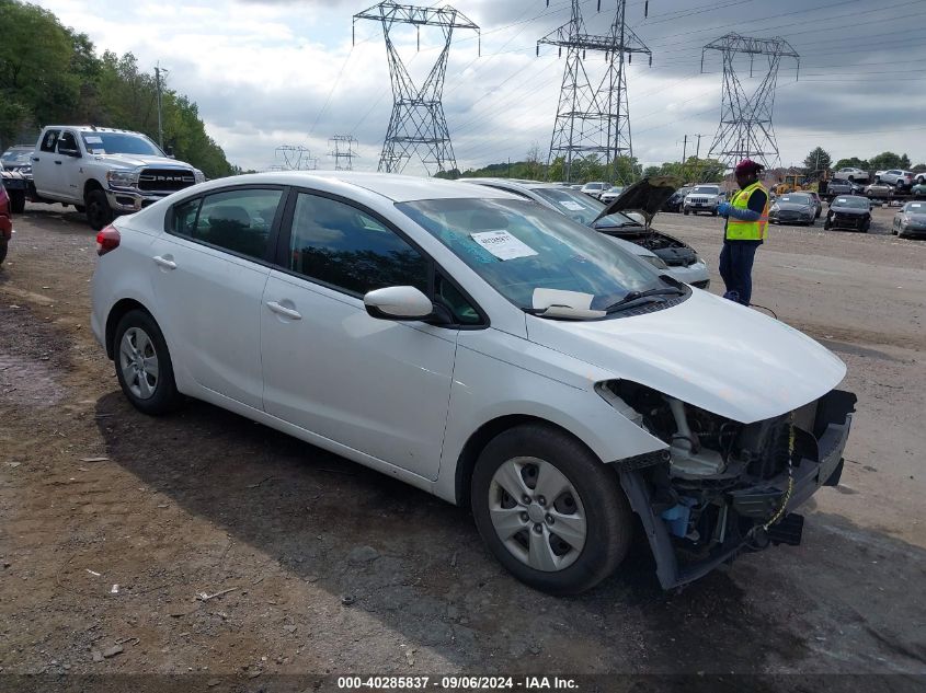 3KPFL4A7XJE183257 2018 KIA FORTE - Image 1