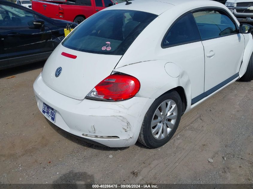 2013 Volkswagen Beetle 2.5L Entry VIN: 3VWFP7AT9DM651988 Lot: 40286475