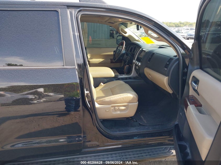 2013 TOYOTA SEQUOIA PLATINUM 5.7L V8 - 5TDDW5G14DS085939