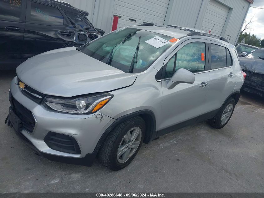 KL7CJLSB2JB734930 2018 CHEVROLET TRAX - Image 2